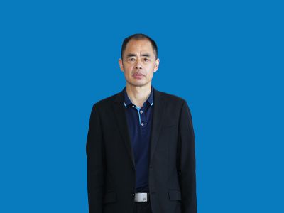 李炎海：中學(xué)化學(xué)教師，高級教師，湖北名師，來自黃岡分校，長期擔(dān)任清北班化學(xué)教學(xué)，學(xué)科功底深厚，教學(xué)作風(fēng)扎實，教學(xué)成績突出，深受學(xué)生喜愛